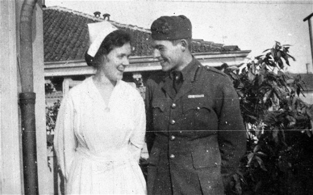 21 de julho Ernest Hemingway with Agnes von Kurowsky, foto 1