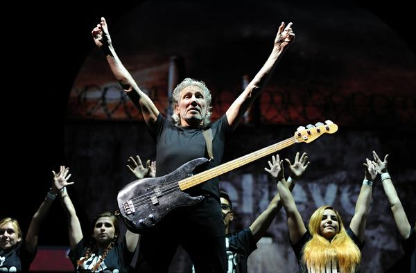 roger waters gil e caetano