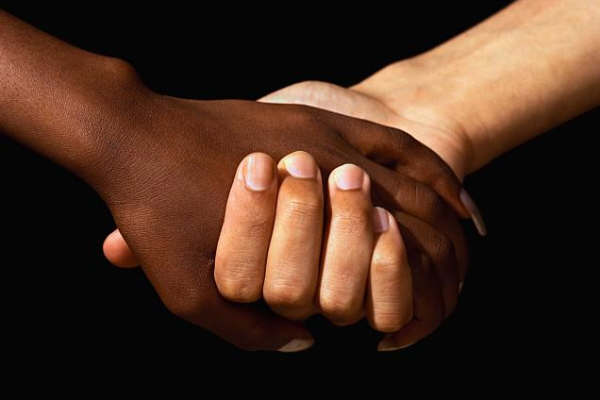 Não existem raças, existe racismo