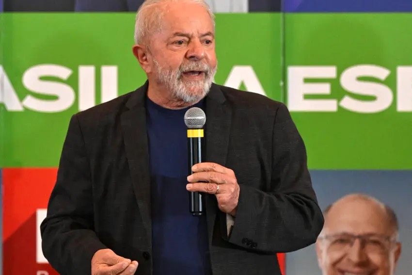 Ex-presidente Lula em reunião com senadores e governadores