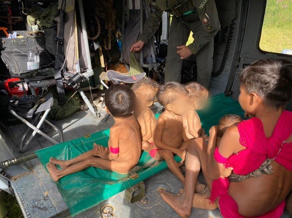 Crianças Yanomami resgatadas